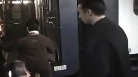 Seorang lelaki datan ...