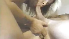 Melompat pada zakar  ...