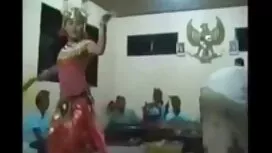 Lelaki punggung terb ...